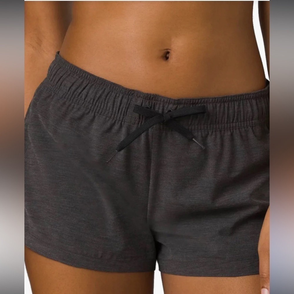 Women’s size XL prana shorts in excellent like-new condition